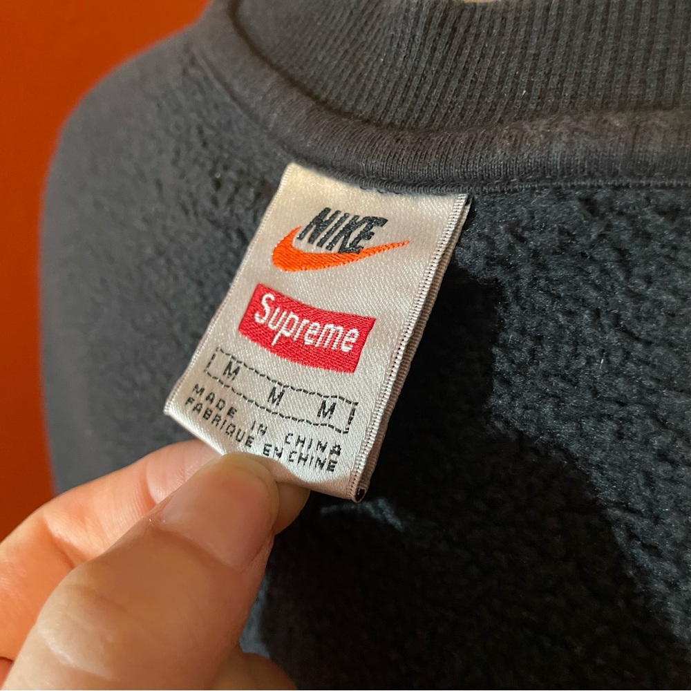 Nike x Supreme Men’s Rare Faded Black Wash Crewneck‎ Soft Sweater - Picture 2 of 6